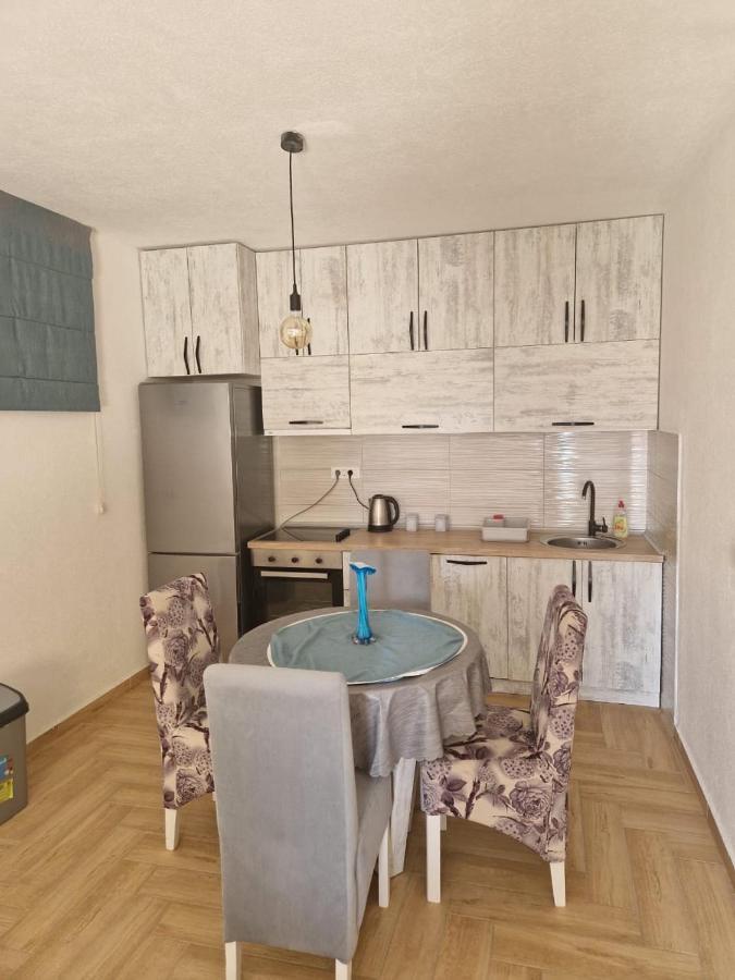 Studio Apartman Happy Home Tivat Dış mekan fotoğraf