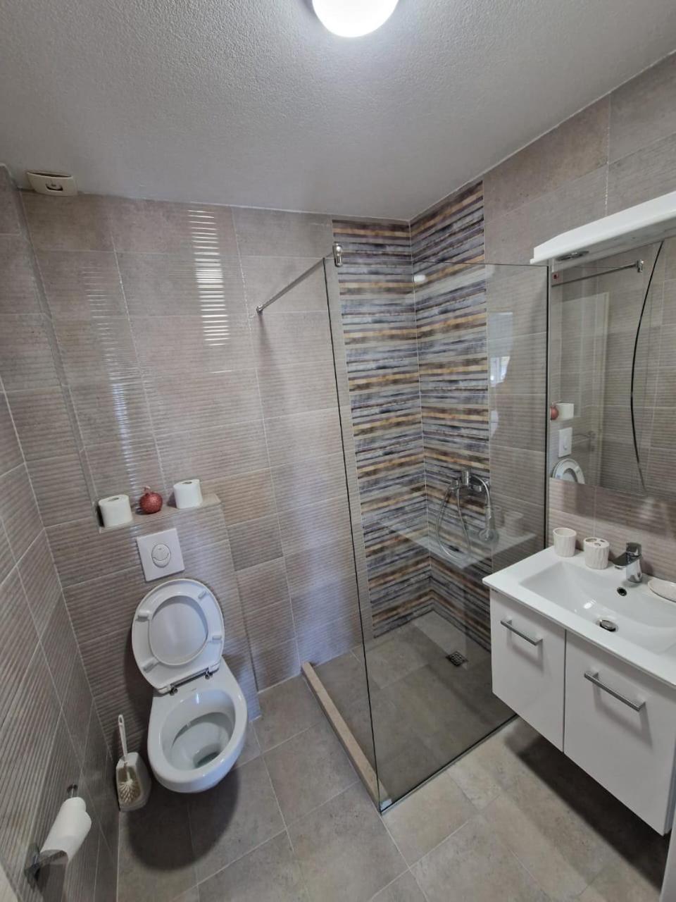 Studio Apartman Happy Home Tivat Dış mekan fotoğraf